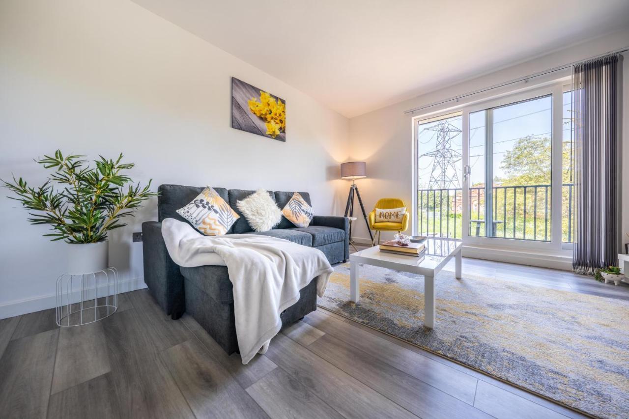 Ash View Place 4 -Heathrow - Thorpe Park - Free Parking Staines-upon-Thames Exterior foto